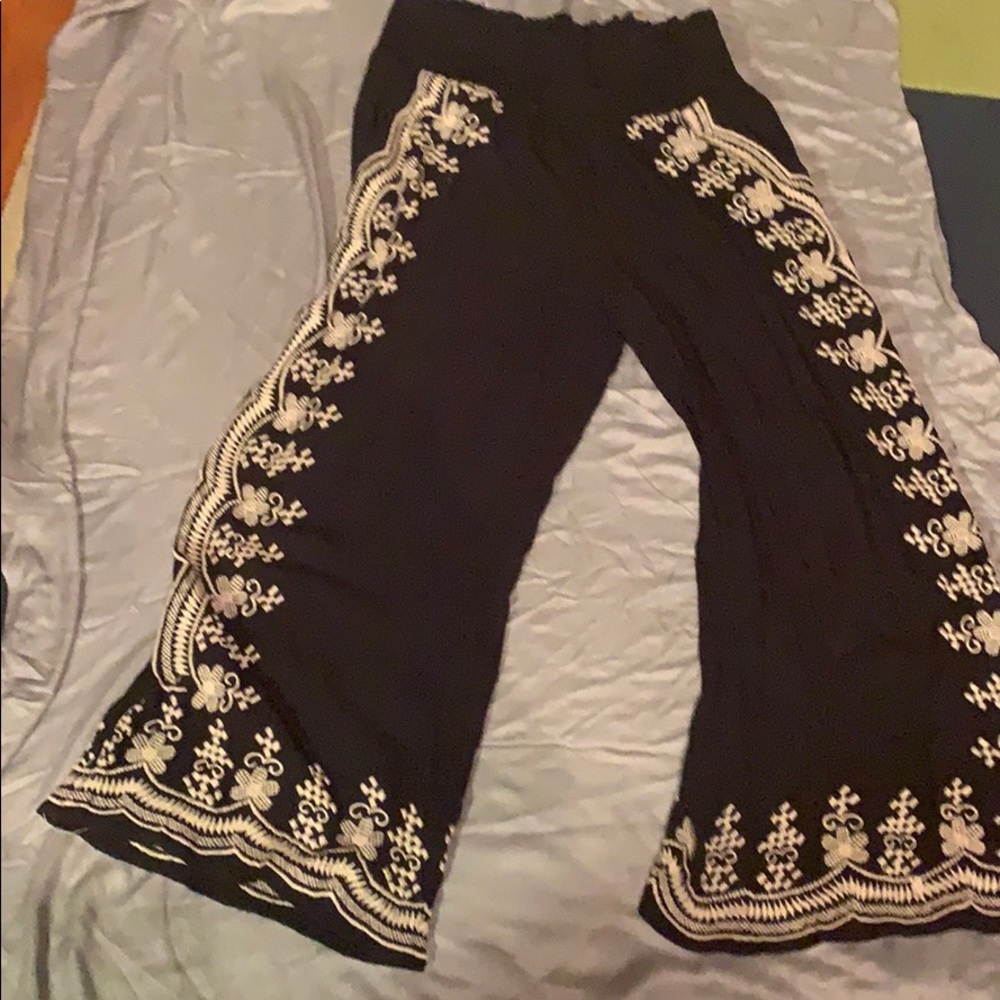 Wide-leg embroidered pants